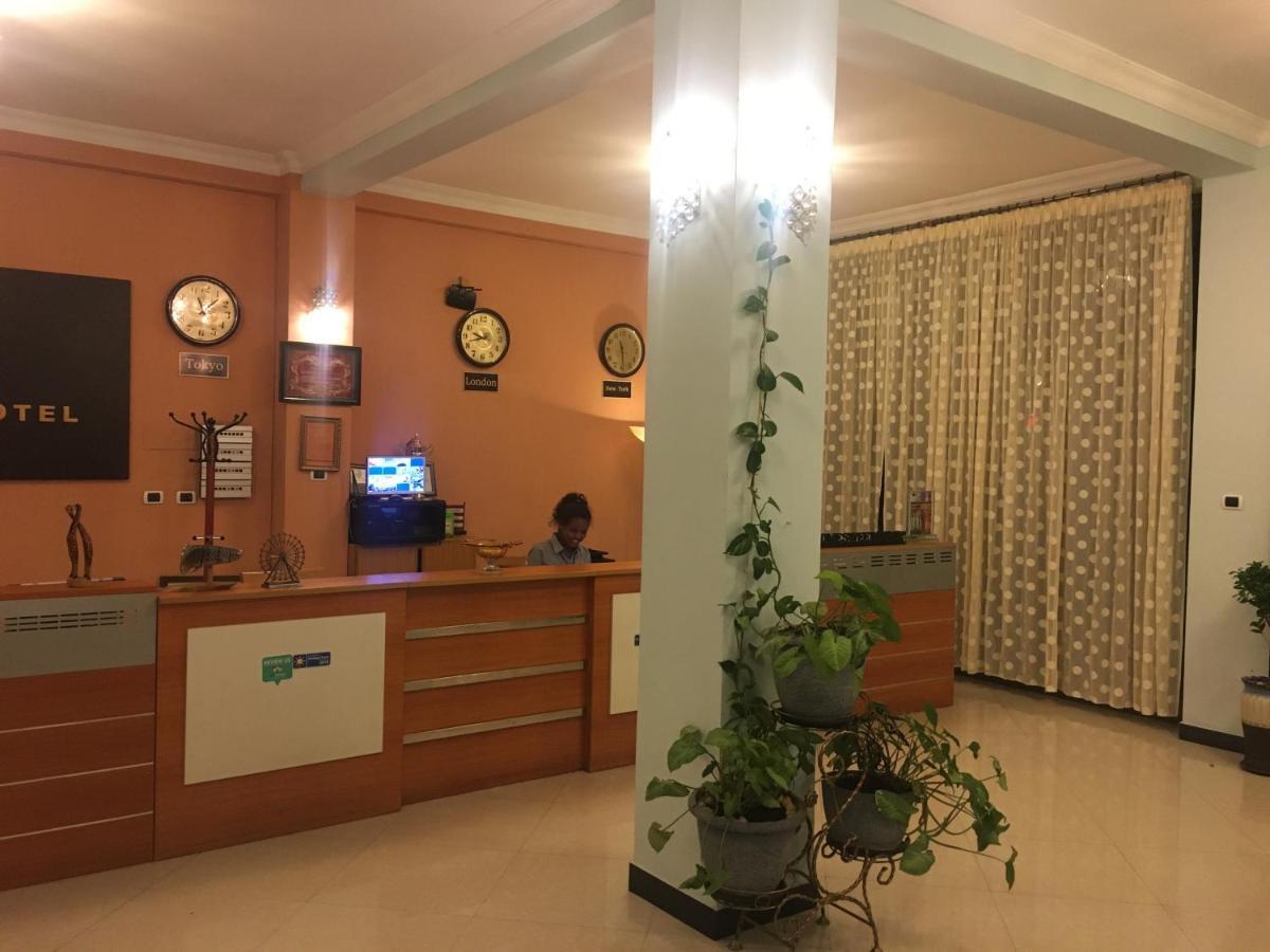 Jacaranda Hotel, Bahir Dar Buitenkant foto